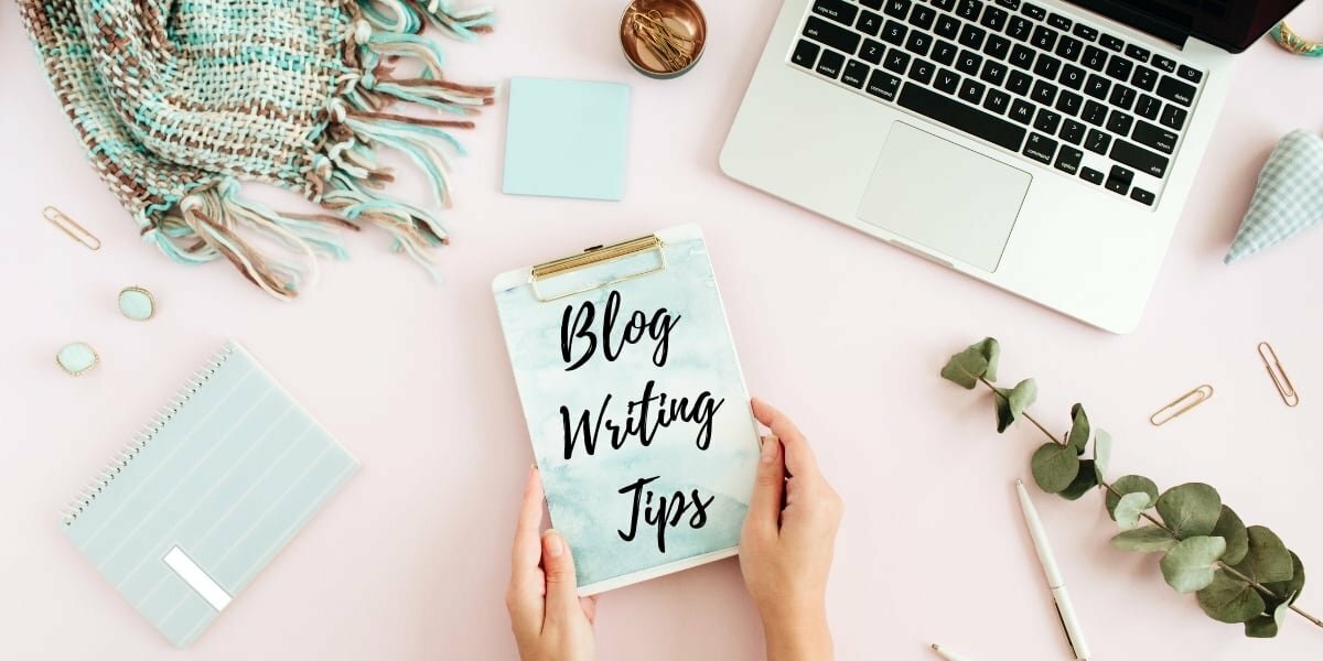 <span style="font-weight: bold;">6 Essential Blog Writing Tips</span>